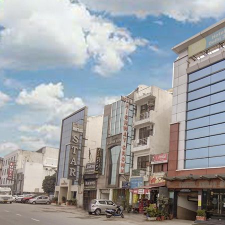 Hotel Delhi 37 By Star Group Near Delhi Airport New Delhi Luaran gambar