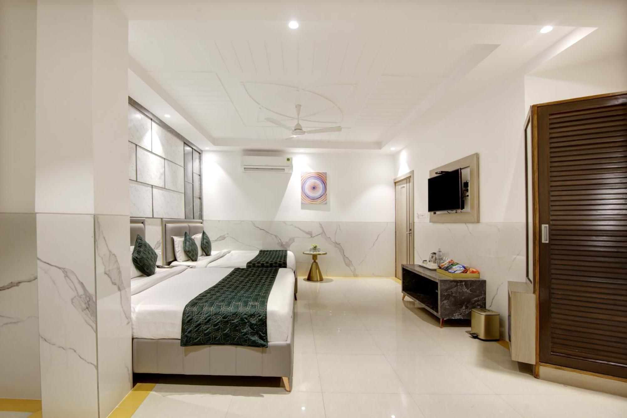 Hotel Delhi 37 By Star Group Near Delhi Airport New Delhi Luaran gambar