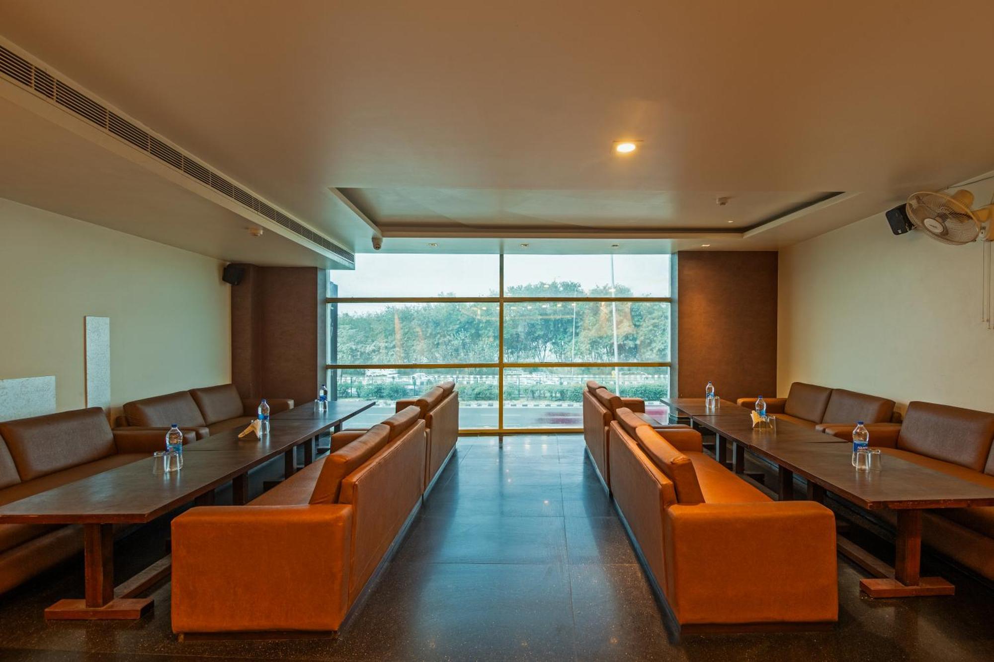 Hotel Delhi 37 By Star Group Near Delhi Airport New Delhi Luaran gambar