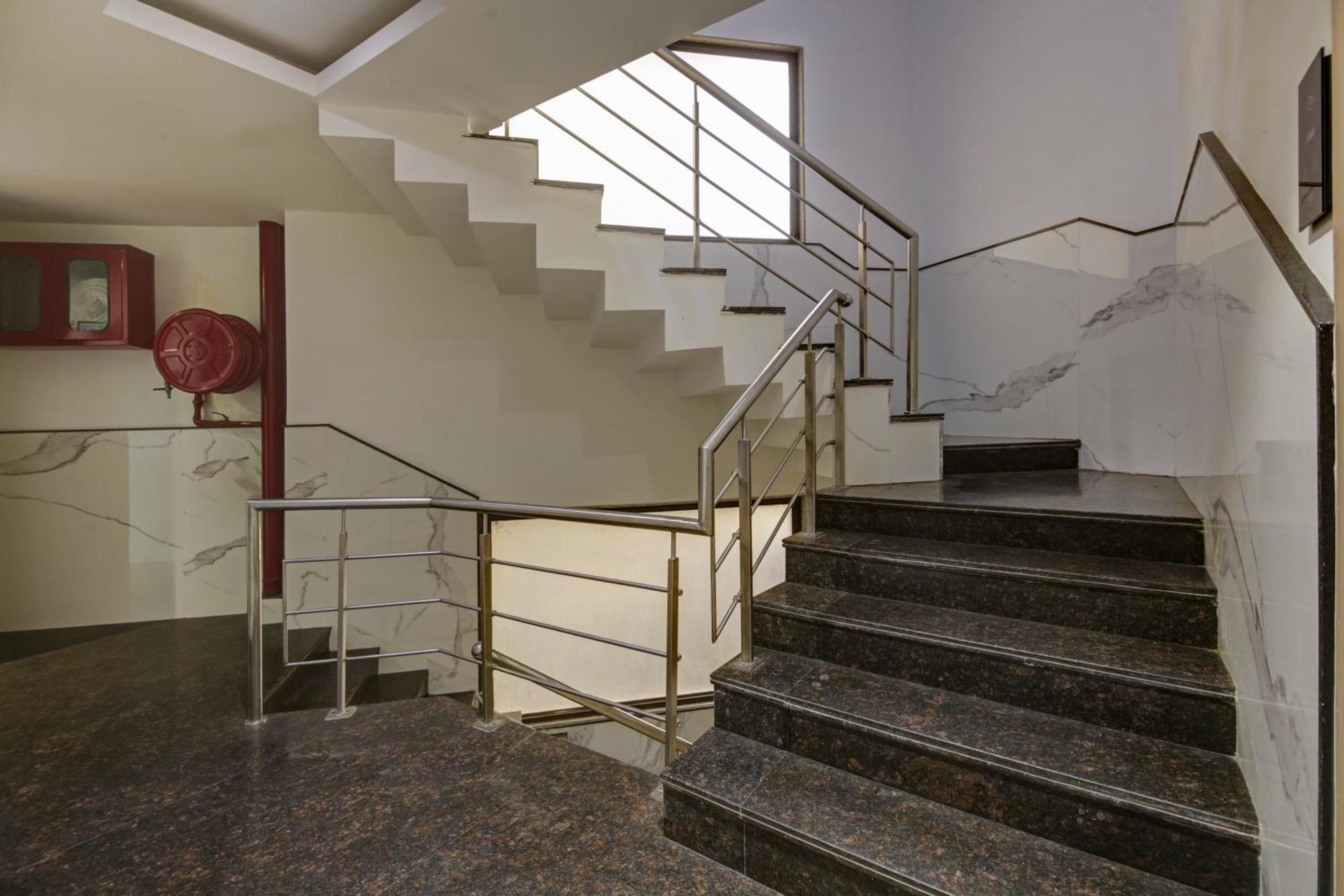 Hotel Delhi 37 By Star Group Near Delhi Airport New Delhi Luaran gambar