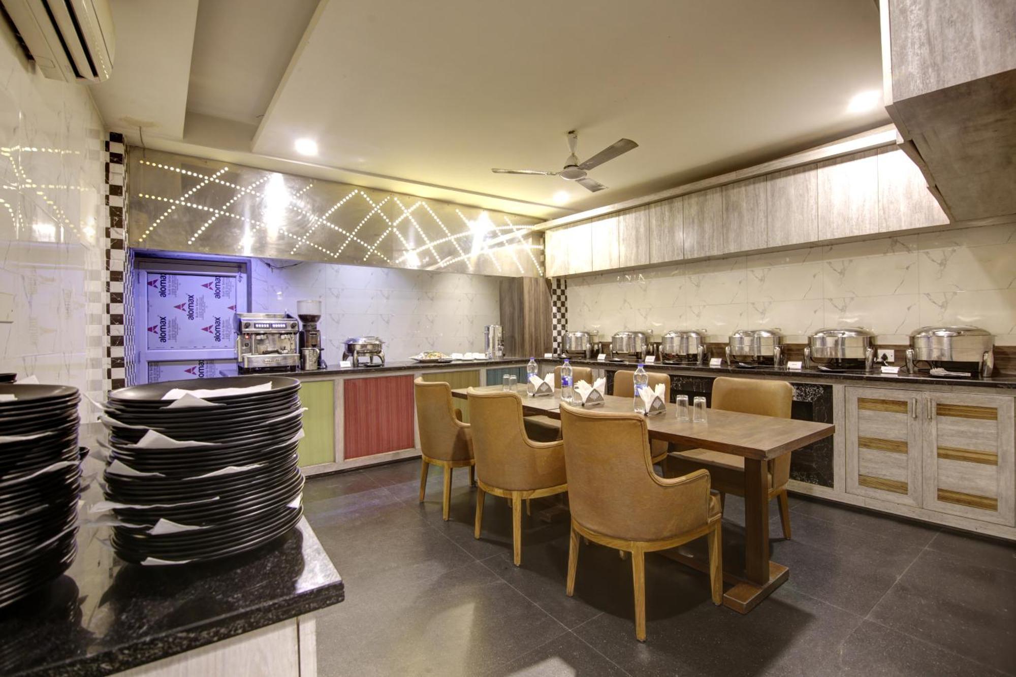 Hotel Delhi 37 By Star Group Near Delhi Airport New Delhi Luaran gambar