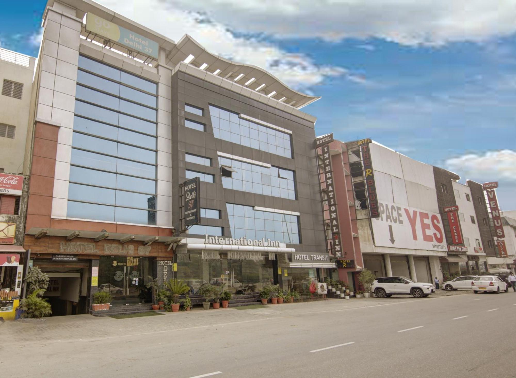 Hotel Delhi 37 By Star Group Near Delhi Airport New Delhi Luaran gambar